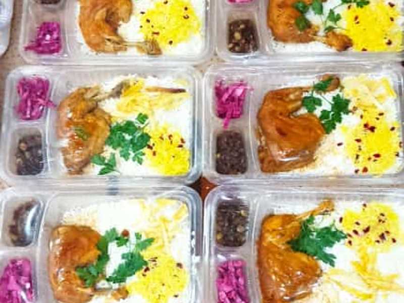 توزیع ۱۰۰ پرس غذای گرم بین نیازمندان تحت پوشش